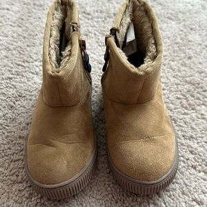 Cat and Jack size 8 toddler boots
